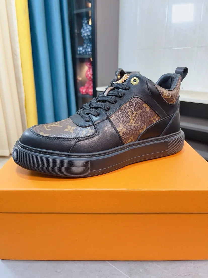 Ex-factory price 438🌹🌹【LOUIS VUITTON】Same style on Louis Vuitton* official website🚹Men's high-top casual shoes❤️Same style as popular celebrities and big names ~ Best-selling at home and abroad Lv focuses on the checkerboard series...Imported first-layer cowhide with special fabrics➕Full sheepskin lining➕Brand-specific hollow outsole💎Produced by OEM The highest version🔍🔍Number of codes: 38-44,